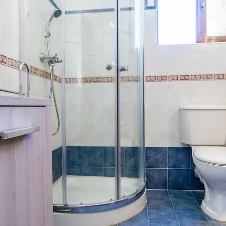 Budget Friendly With Private Roof Daire