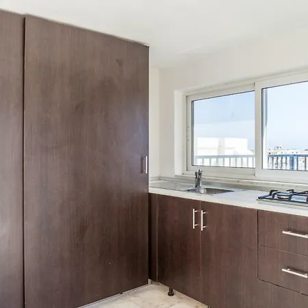 Budget Friendly With Private Roof * Sliema