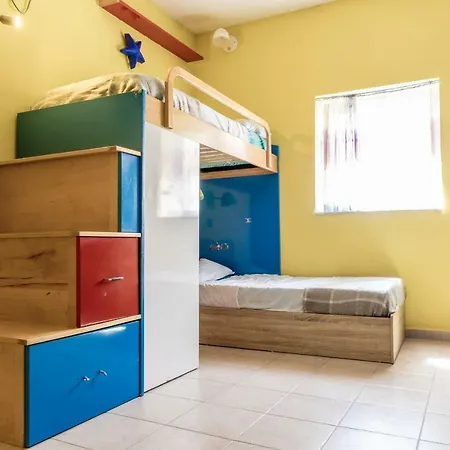 Budget Friendly With Private Roof Apartment *